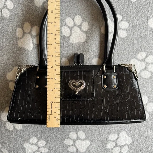 Handbag with Silver Heart Hardware - Picture 9 of 12